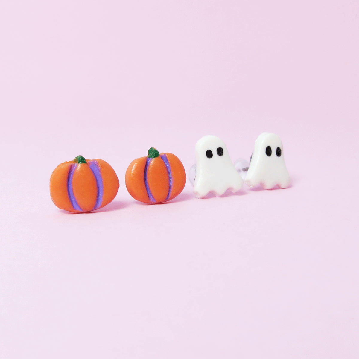 2 paires de boucles d'oreille de style clou - Fantome / Citrouille