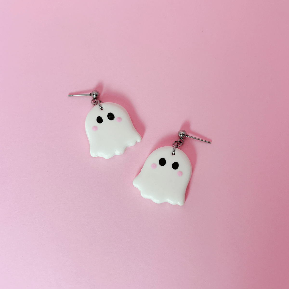 Grandes boucles d'oreilles puces pendantes - Mignon Fantôme