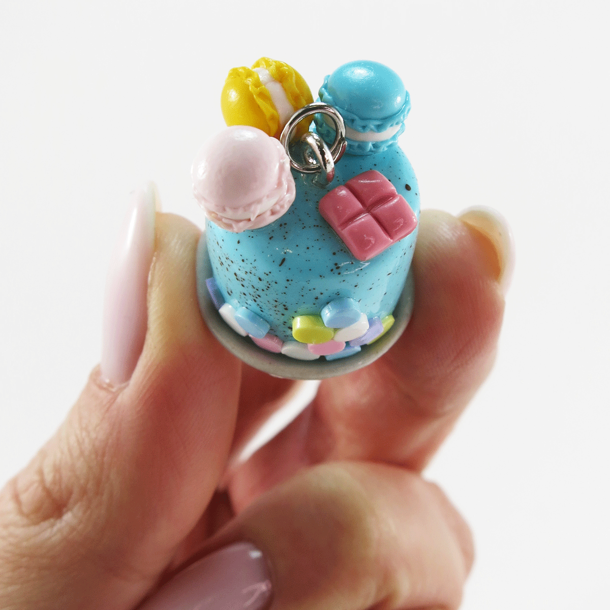 Gâteau de Pâques bleu, macarons & confettis - Pièce unique